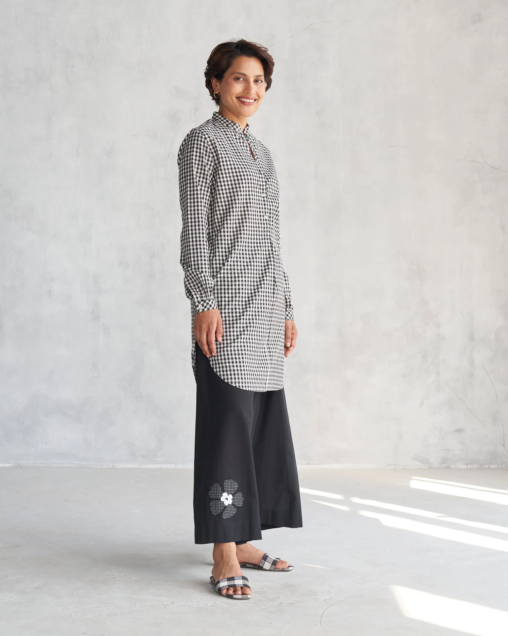 Basic Mid Length Kurta - Black & Ivory