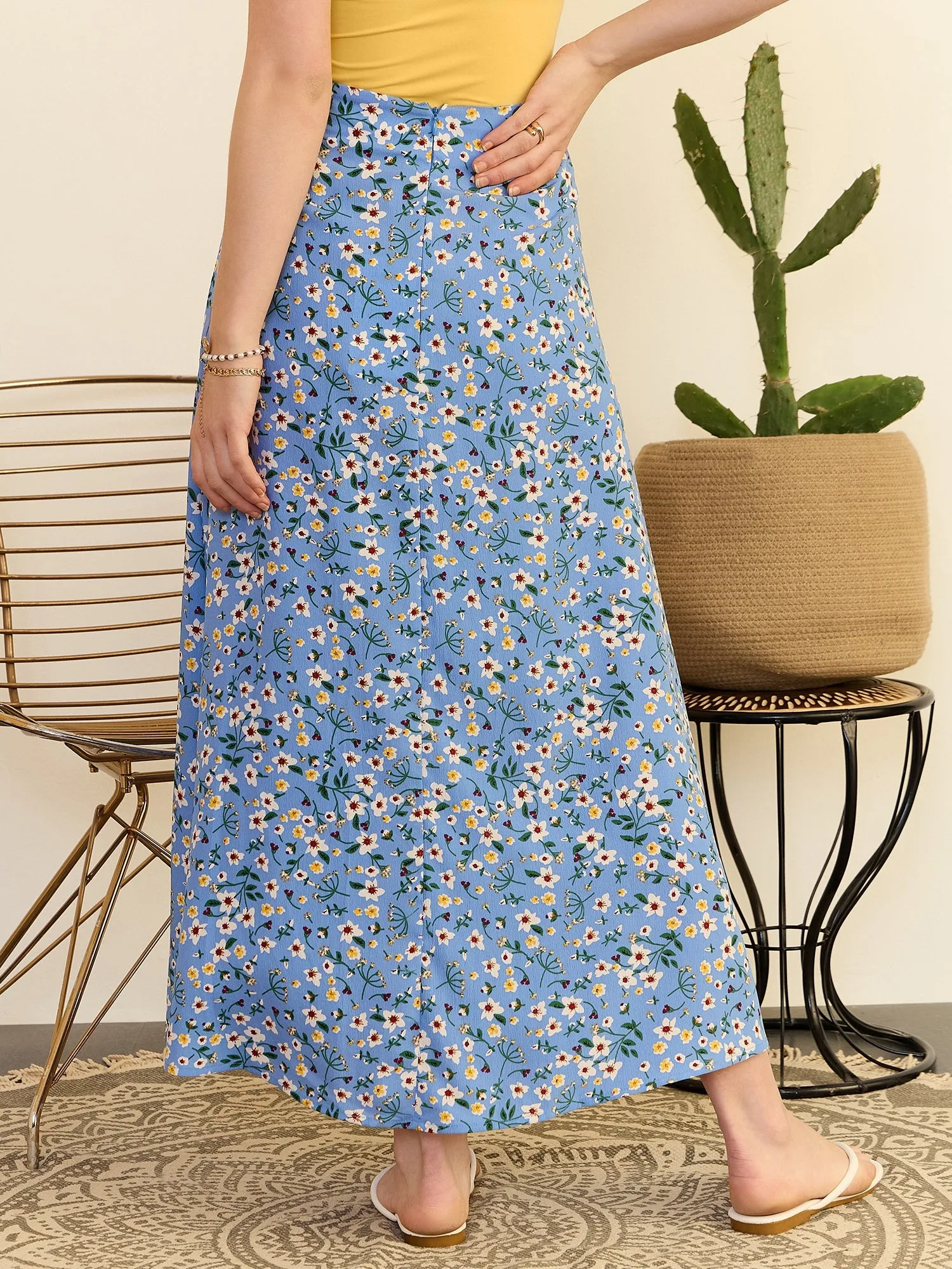 Berrylush Women Blue & White Floral Printed High-Rise Waist Slip-On Thigh-High Slit Flared A-Line Maxi Skirt