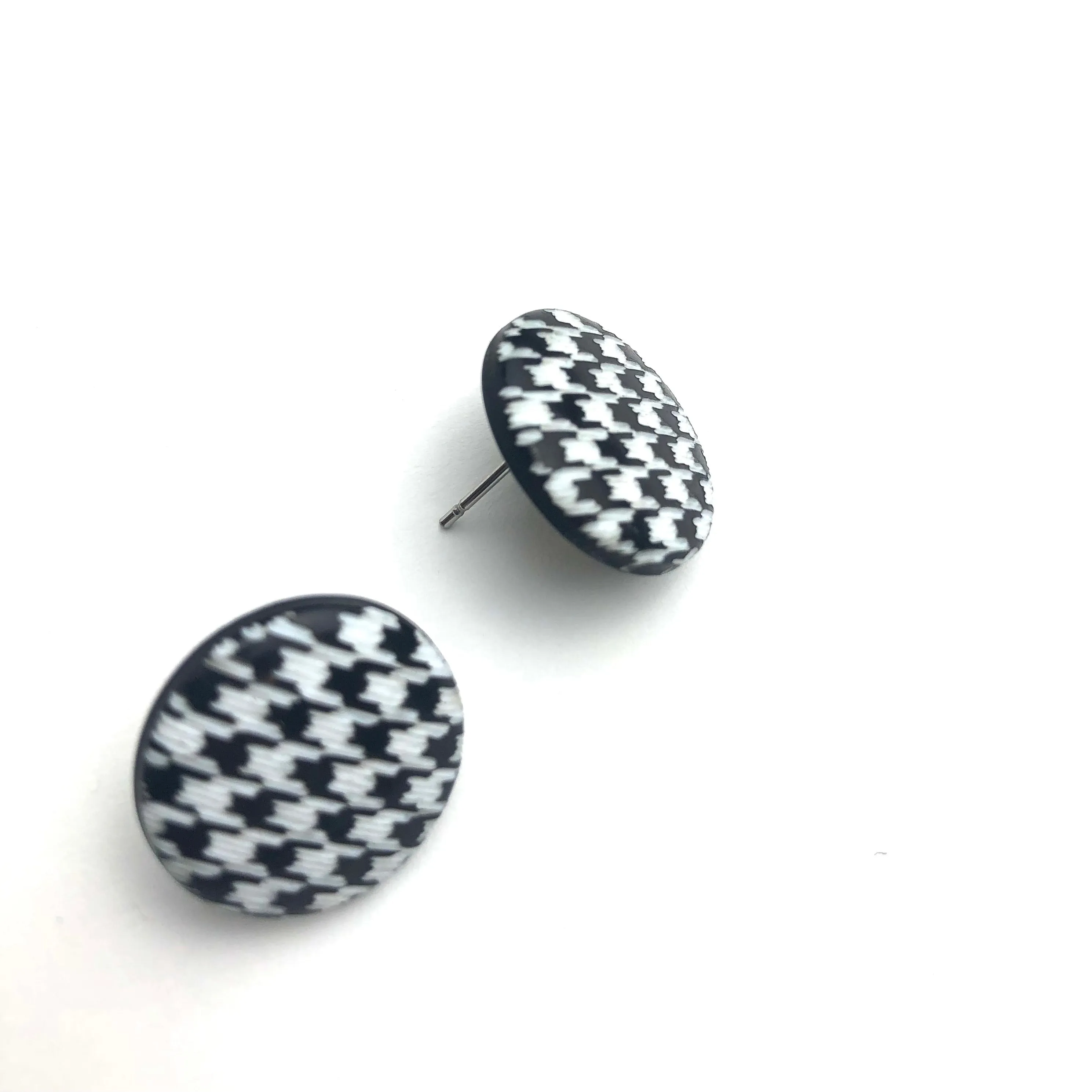 Black & White Houndstooth Disc Stud Earrings