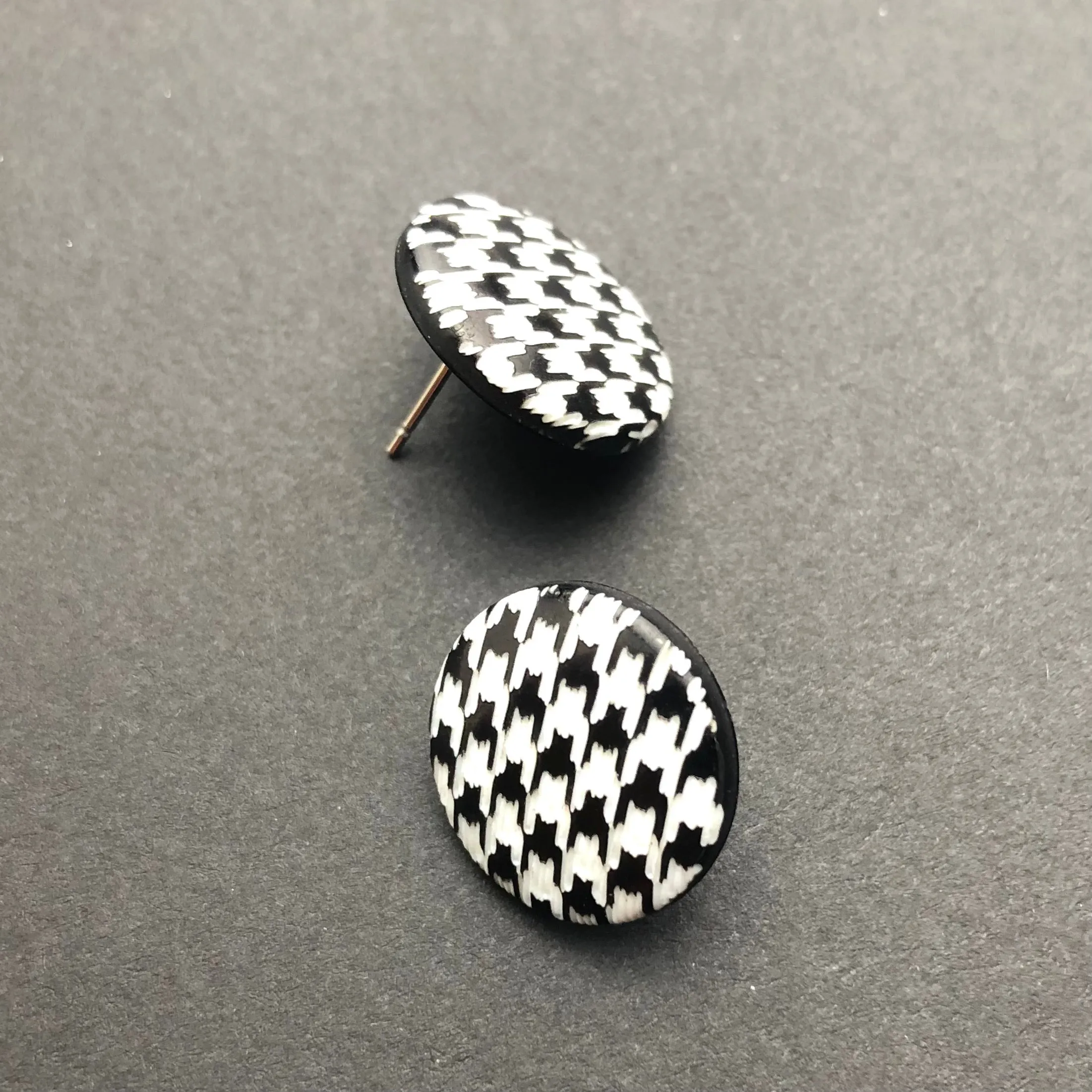 Black & White Houndstooth Disc Stud Earrings