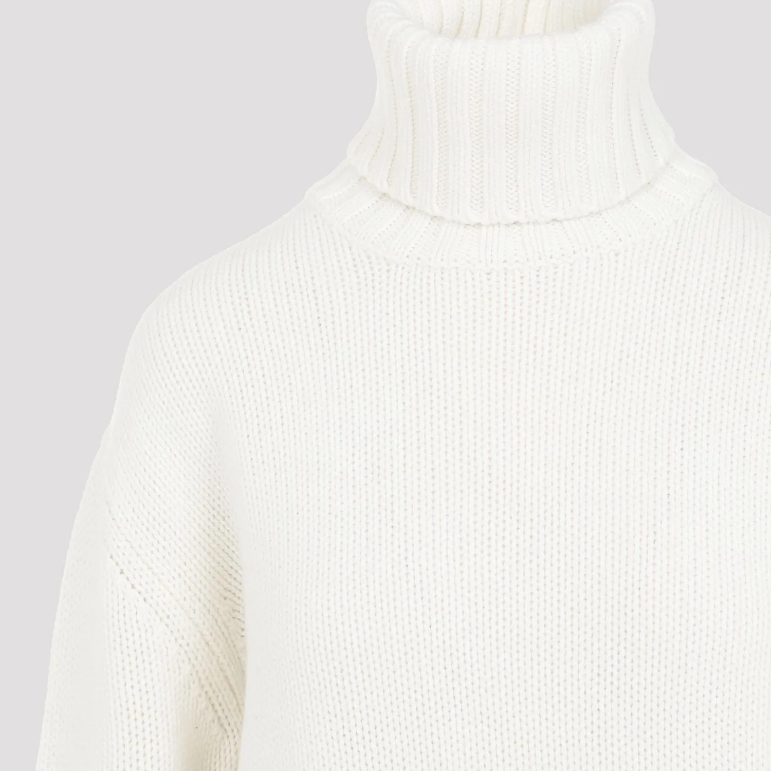 FABIANA FILIPPI Luxurious Winter White Wool-Blend Turtleneck Sweater