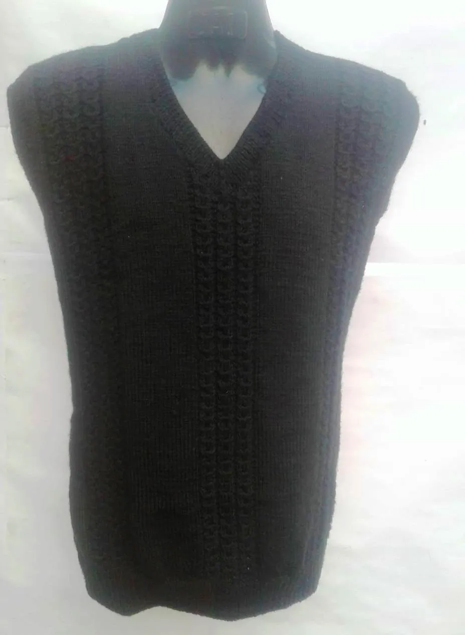 Graceful Look With Black Woollen Graminarts Half Pullover Vest For Men