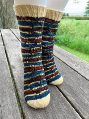 In The Grass Zig-Zag Socks | Free Knitting Pattern