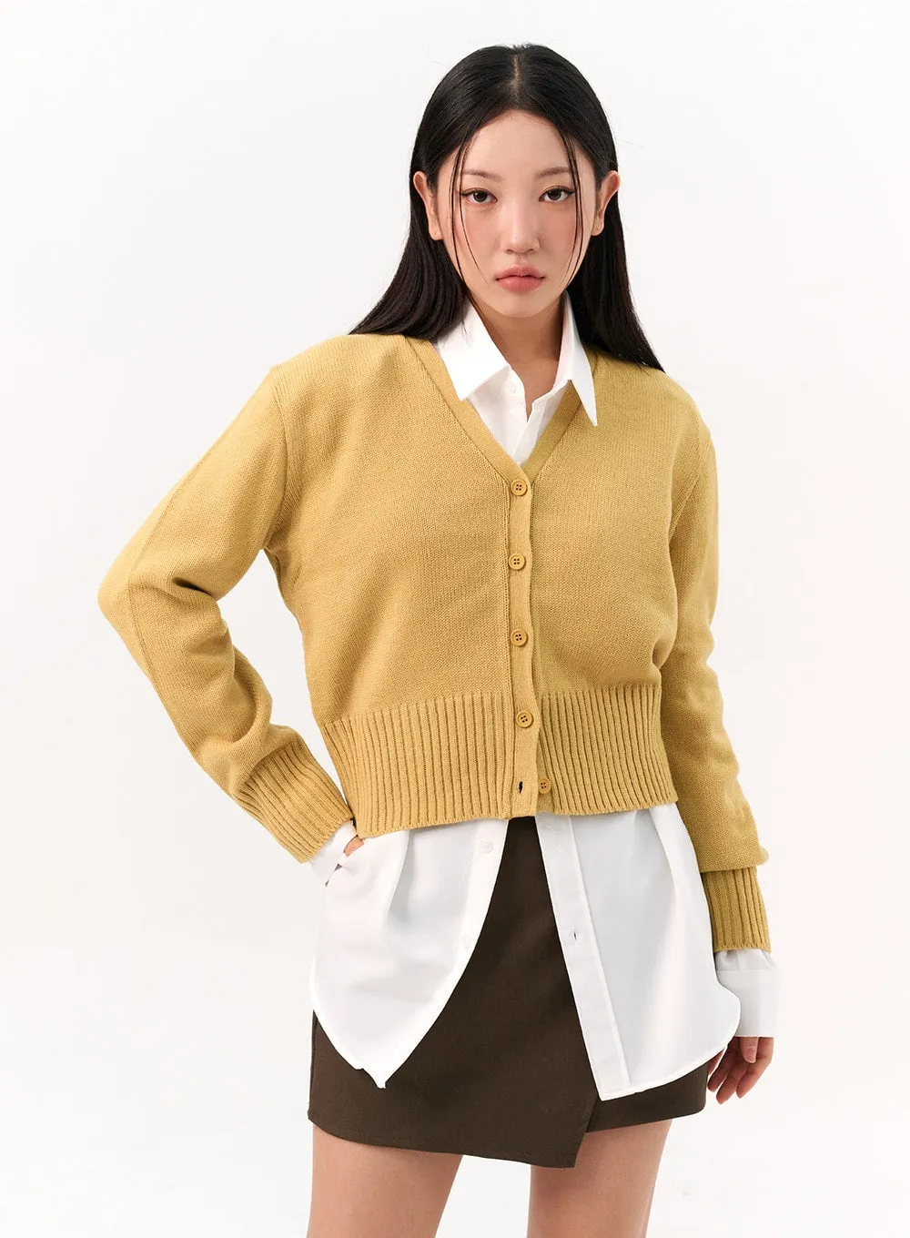 V-Neck Buttoned Cardigan IO317