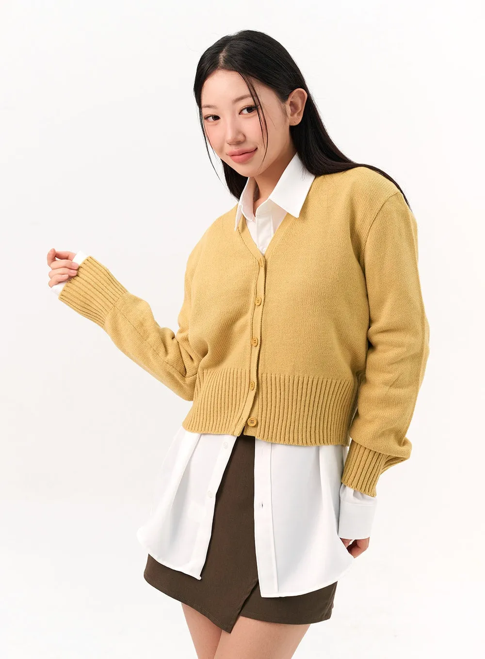 V-Neck Buttoned Cardigan IO317