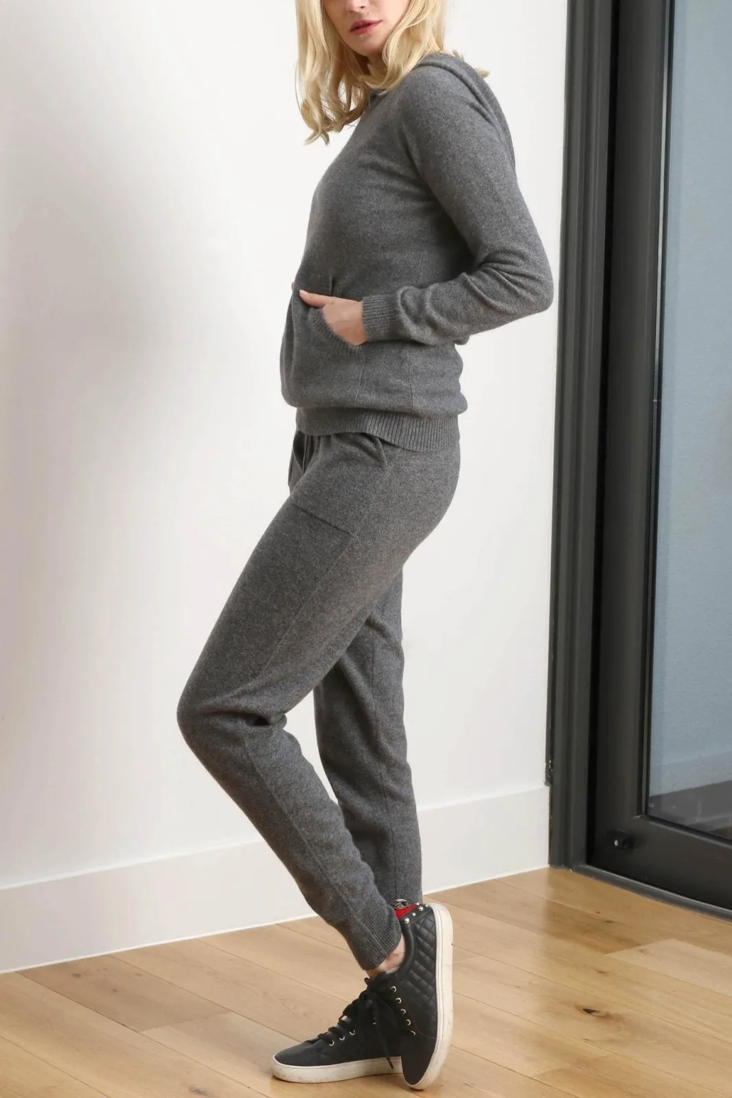 Women's cashmere tracksuit joggers, sweatpants, lounge bottoms in mid grey