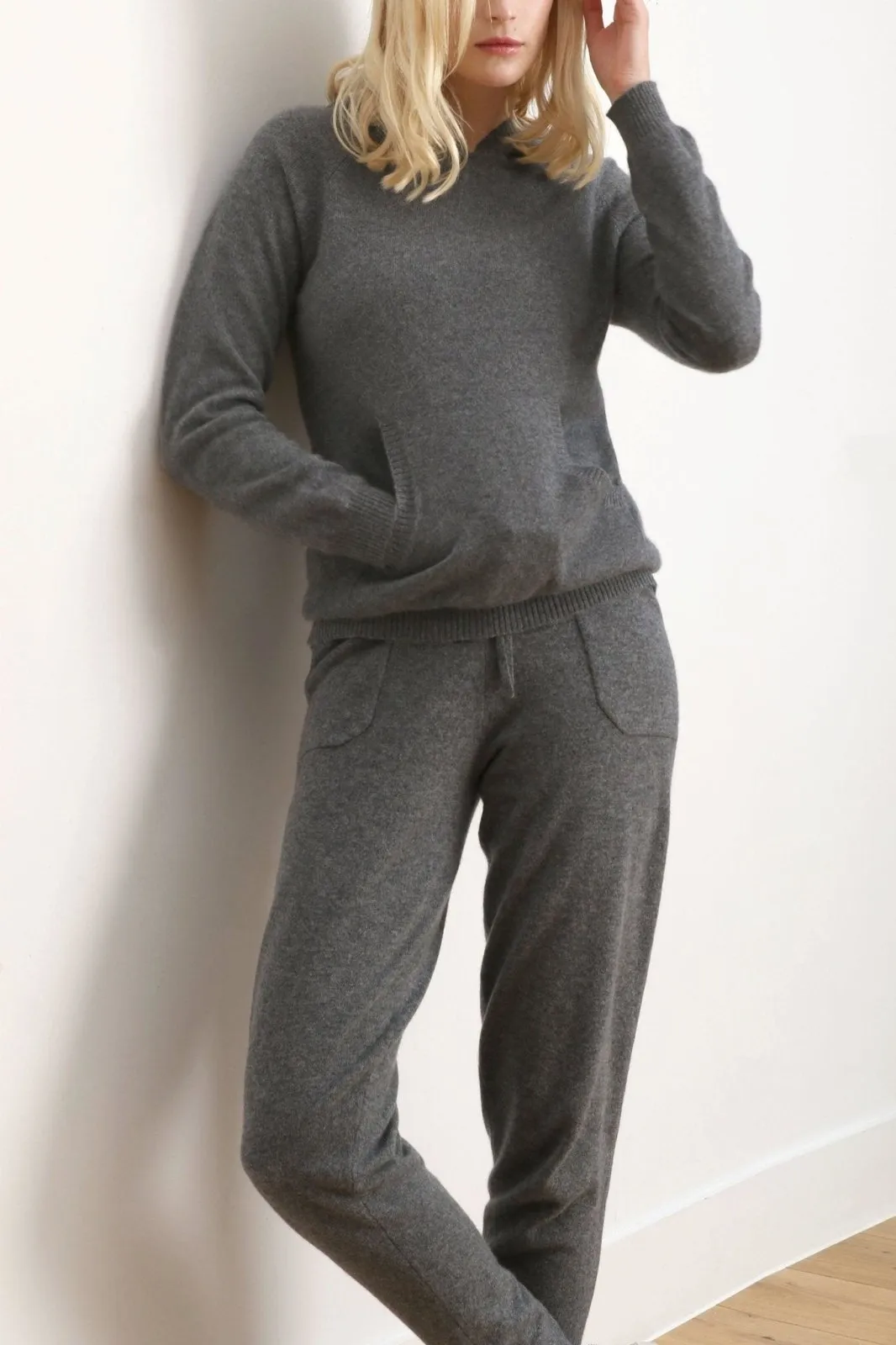 Women's cashmere tracksuit top, jogger sweater, loungewear hoodie in mid grey