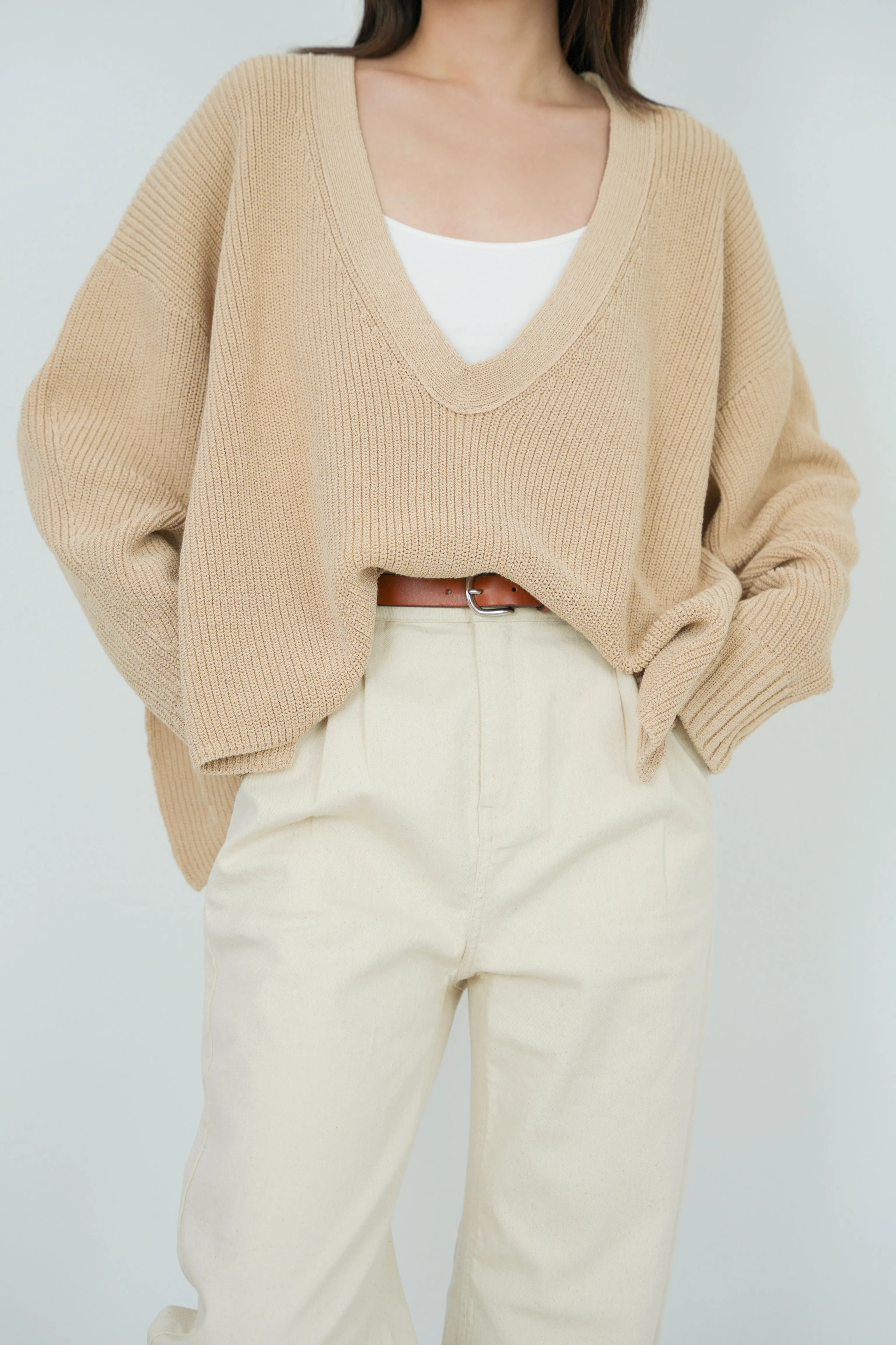 x ninido U Neck Essential Sweater - Beige