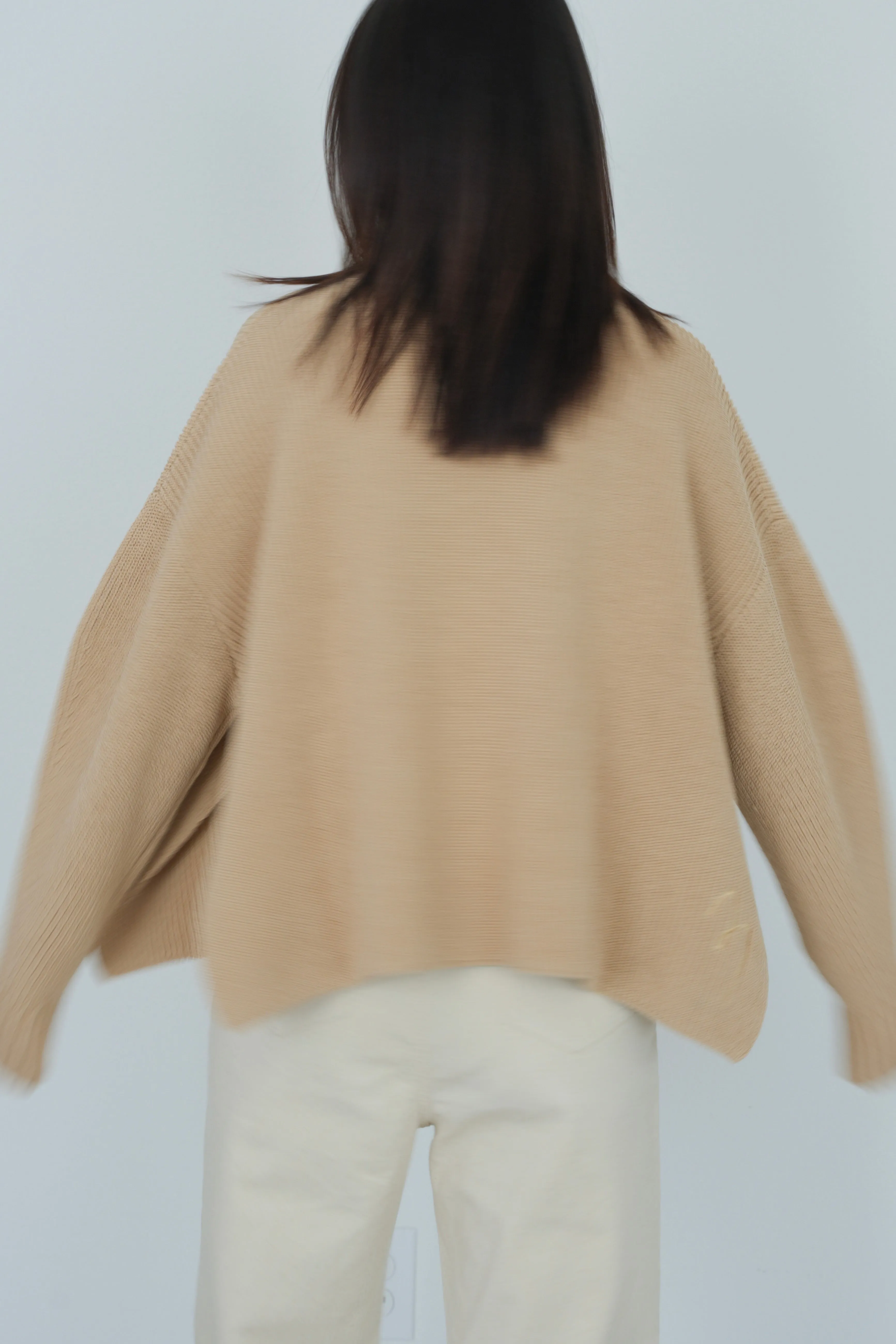 x ninido U Neck Essential Sweater - Beige