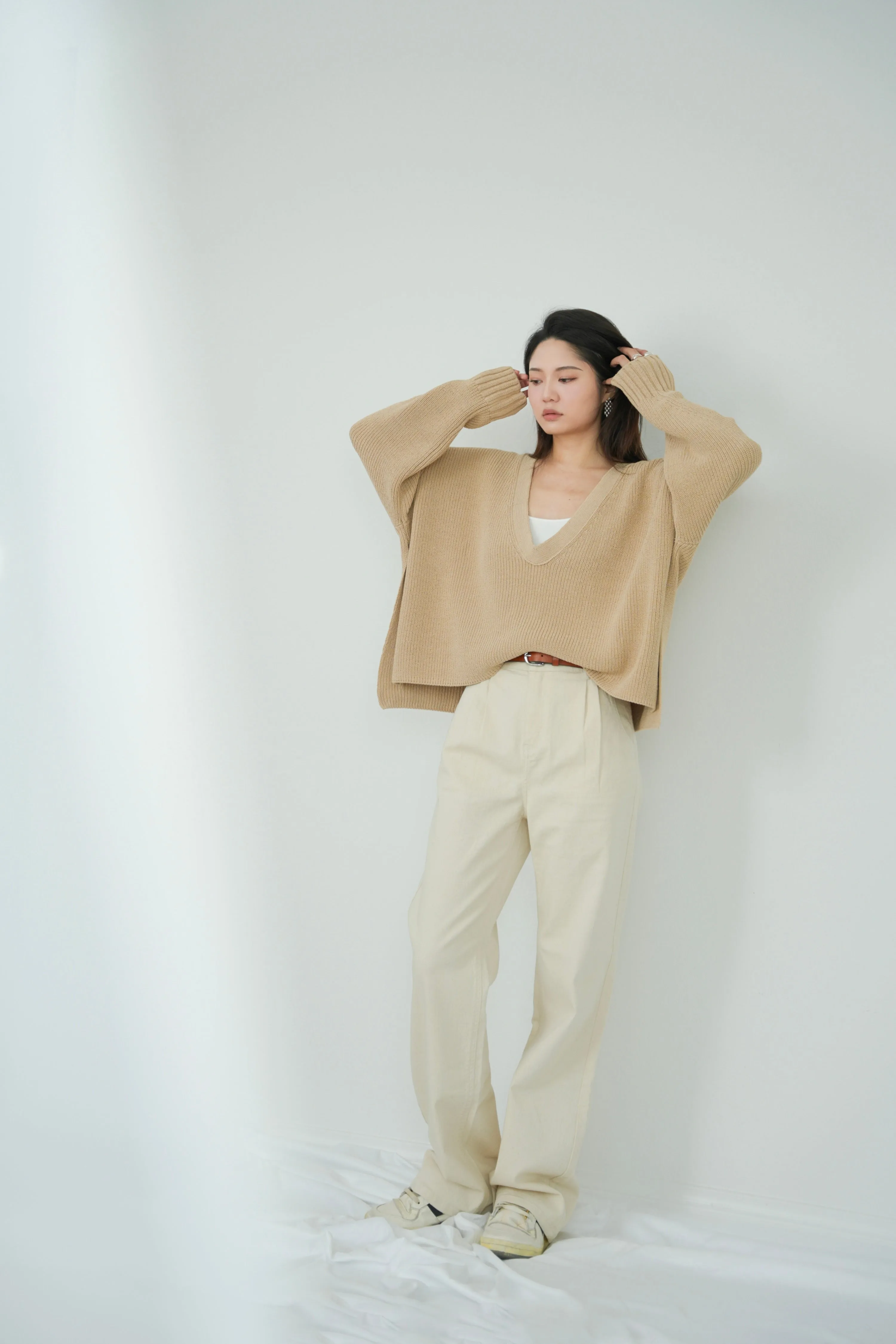 x ninido U Neck Essential Sweater - Beige